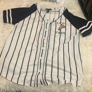 Forever 21 mens True Love Pizza Baseball Tee